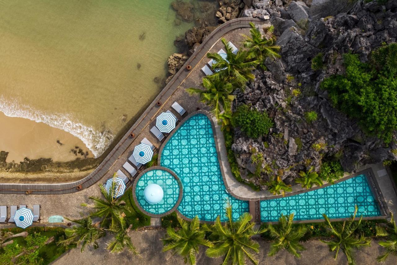 Hotel Perle D'Orient Cat Ba - Mgallery Chan Chau Esterno foto Aerial view of the pool at the resort