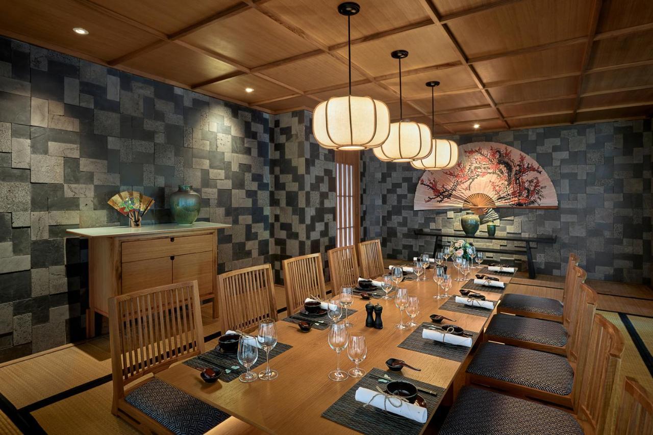 Hotel Perle D'Orient Cat Ba - Mgallery Chan Chau Esterno foto The interior of a restaurant