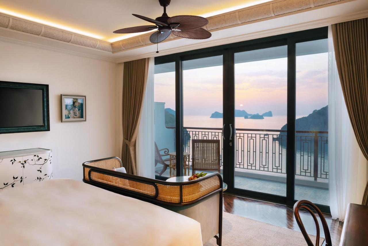 Hotel Perle D'Orient Cat Ba - Mgallery Chan Chau Esterno foto A room at The View