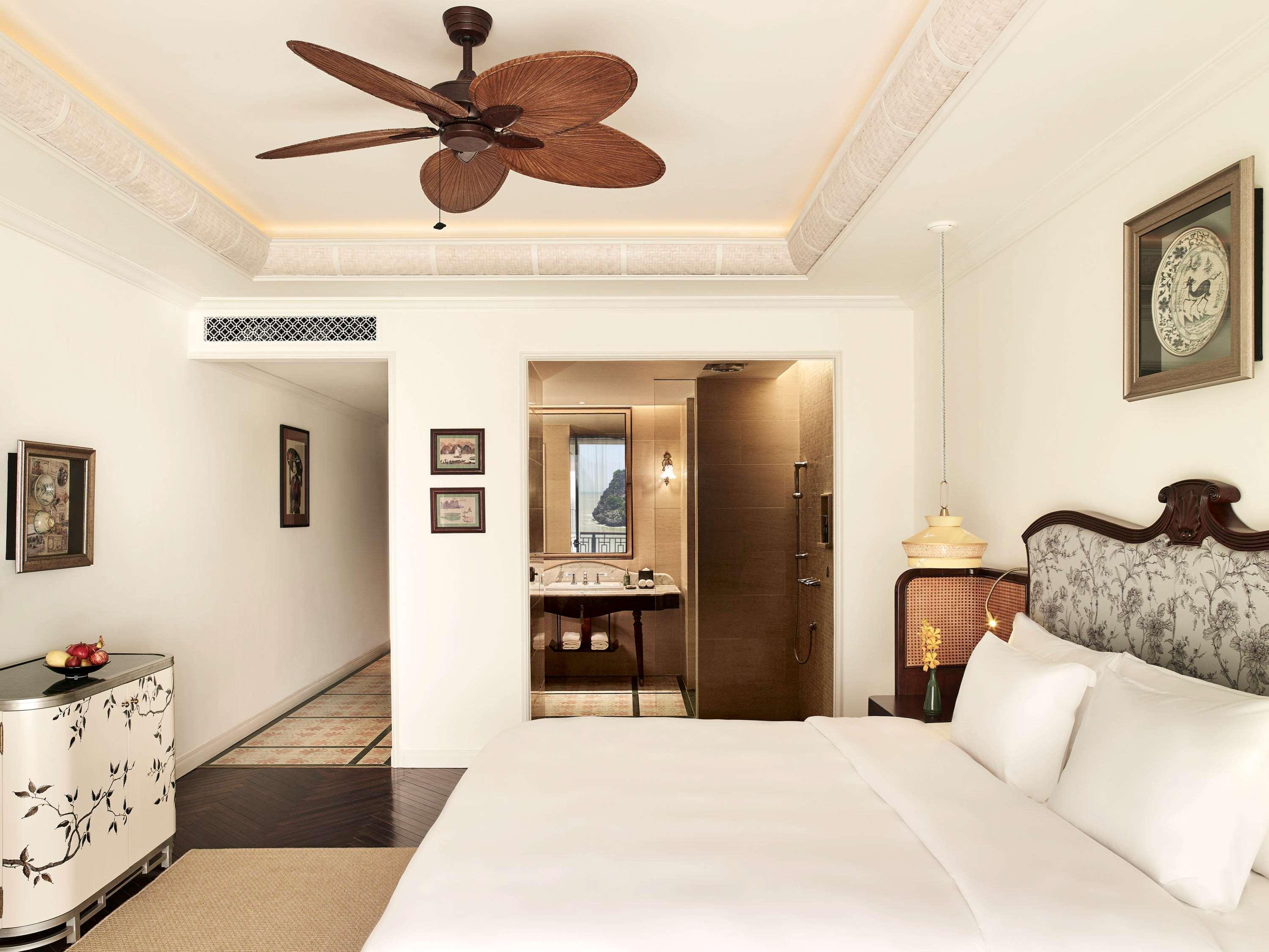 Hotel Perle D'Orient Cat Ba - Mgallery Chan Chau Esterno foto A room at the Taj Bengal