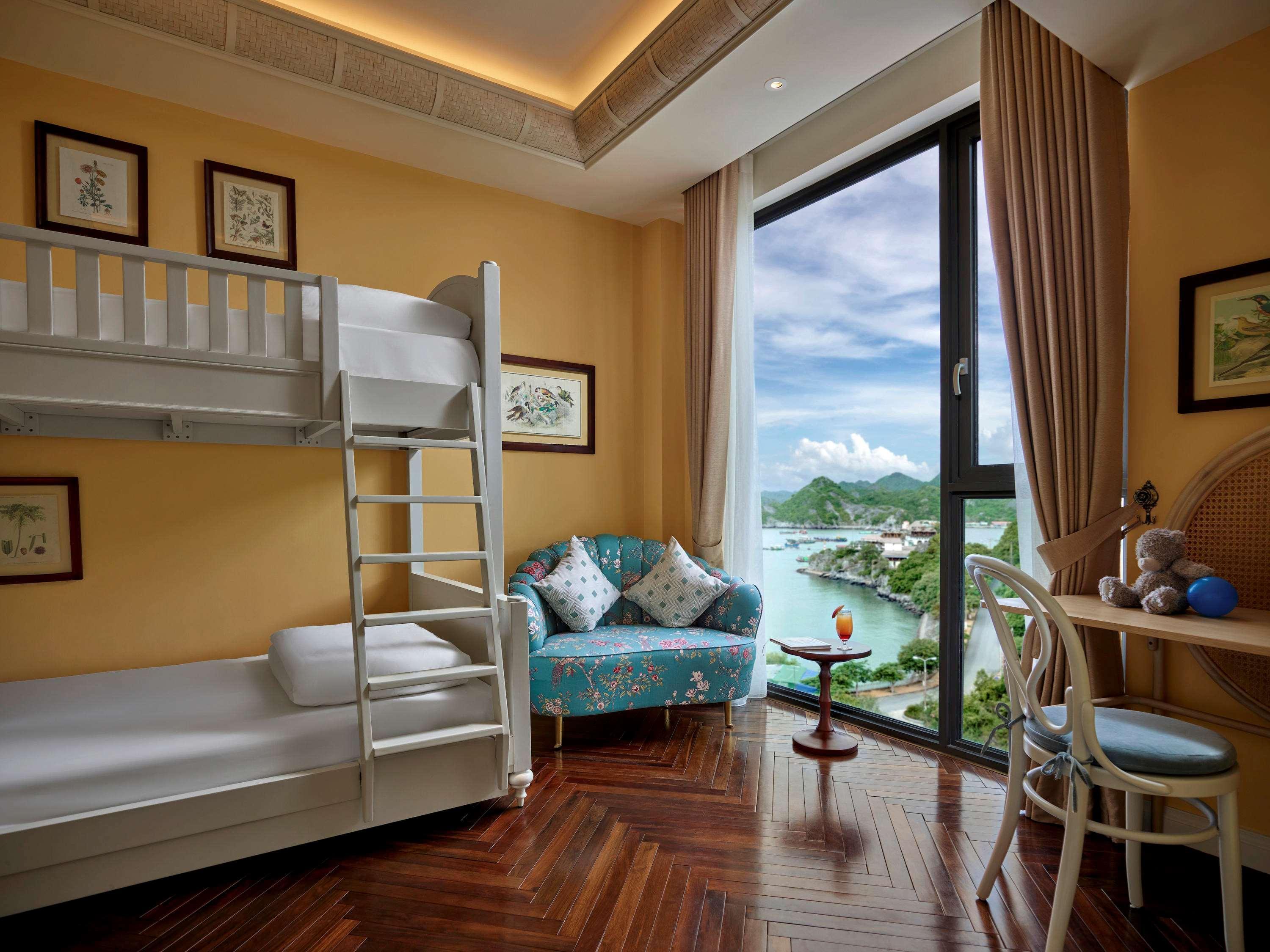 Hotel Perle D'Orient Cat Ba - Mgallery Chan Chau Esterno foto A bedroom at The Repulse Bay