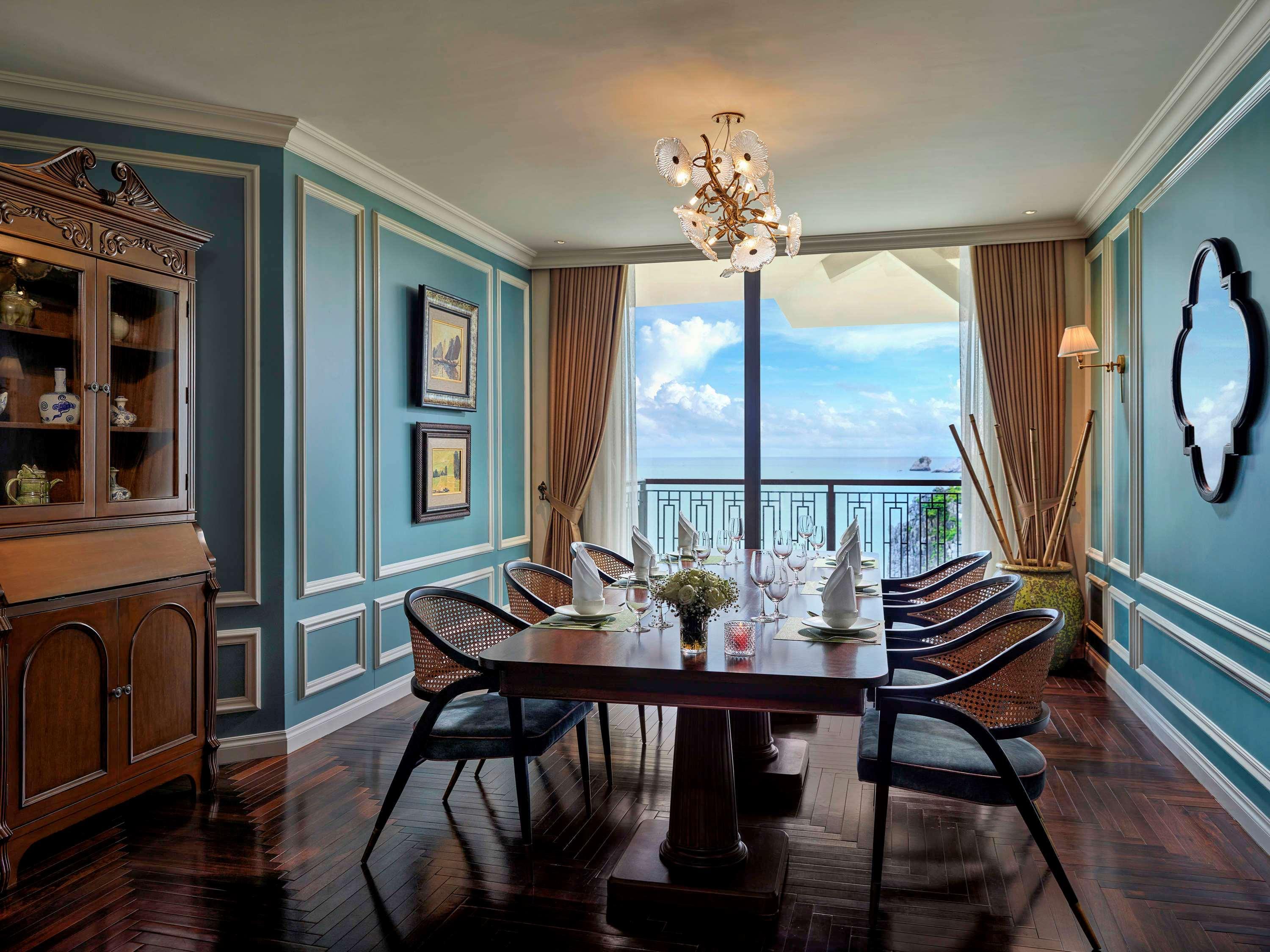 Hotel Perle D'Orient Cat Ba - Mgallery Chan Chau Esterno foto Dining room
