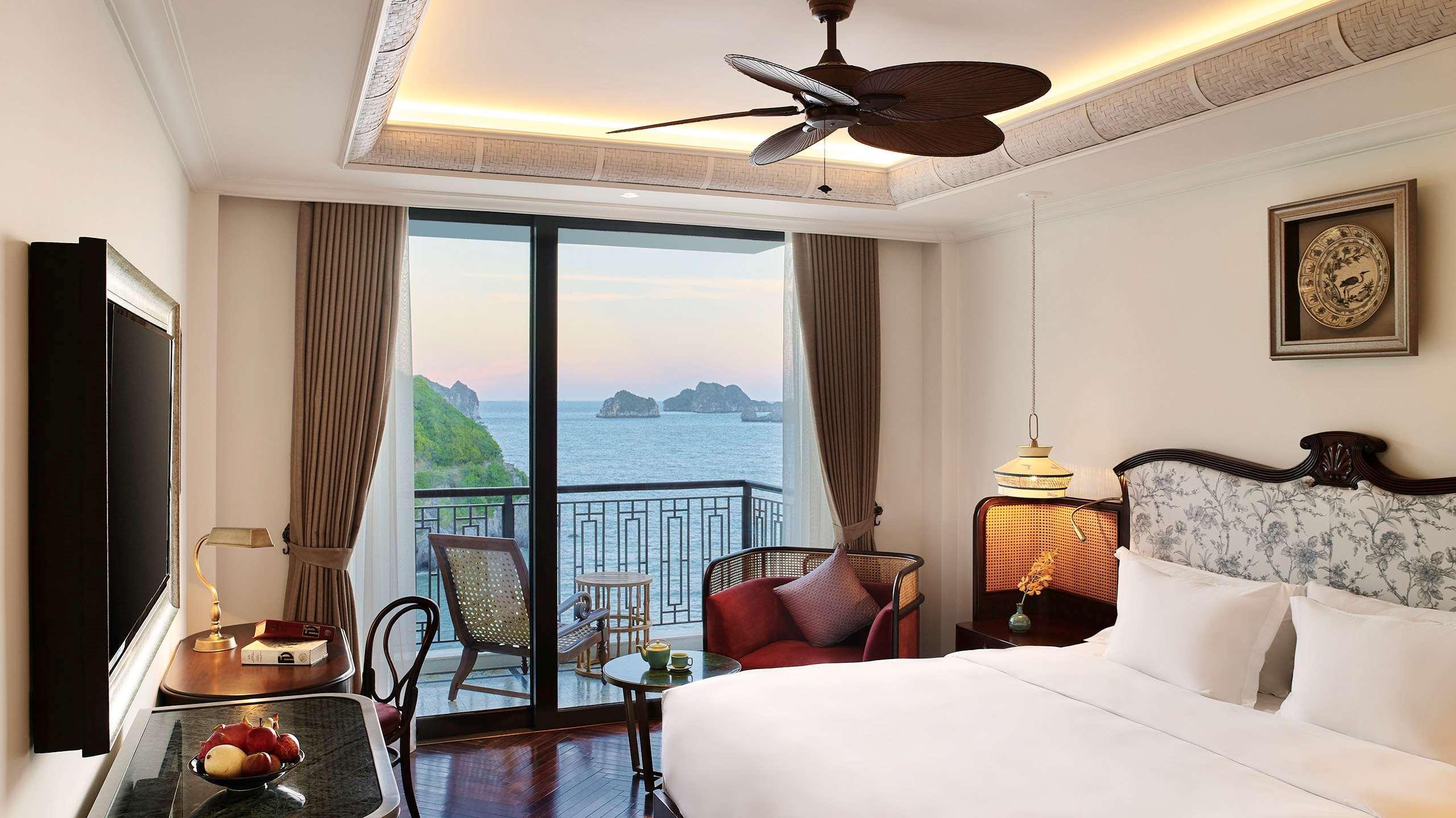 Hotel Perle D'Orient Cat Ba - Mgallery Chan Chau Esterno foto A room at Vinpearl Hotel Nha Trang