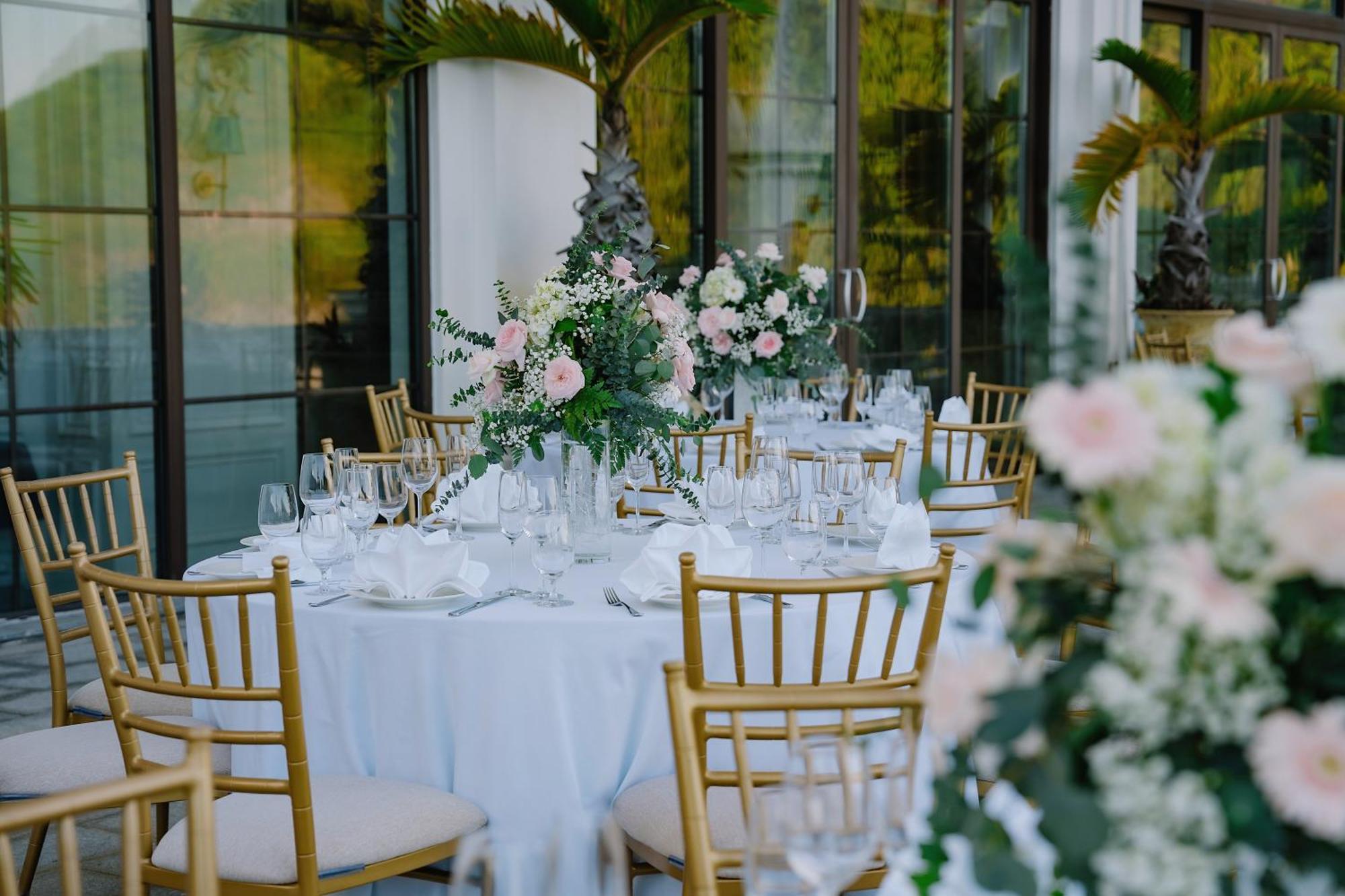 Hotel Perle D'Orient Cat Ba - Mgallery Chan Chau Esterno foto The Terrace at The Ivy