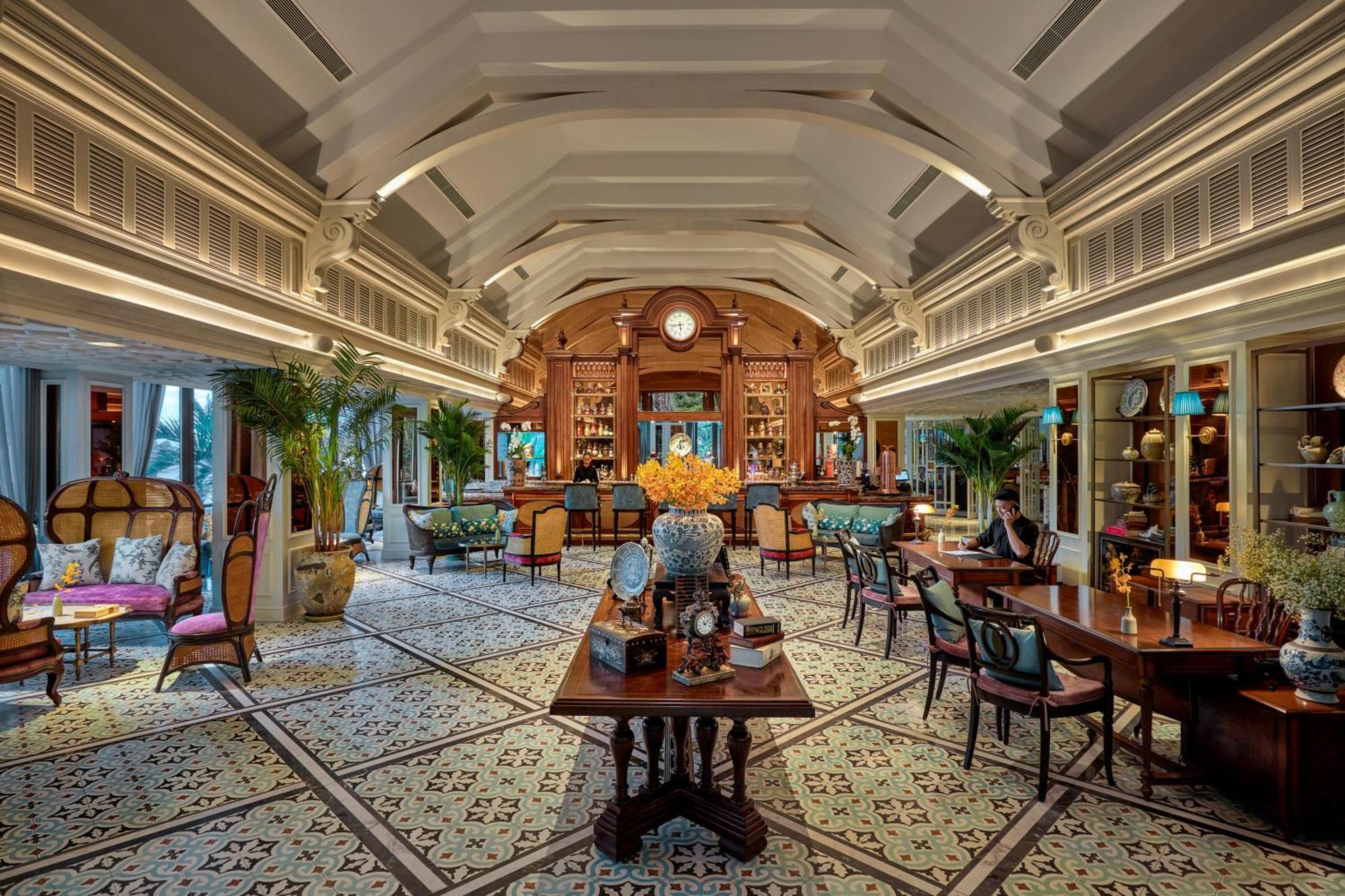 Hotel Perle D'Orient Cat Ba - Mgallery Chan Chau Esterno foto The lobby of the hotel
