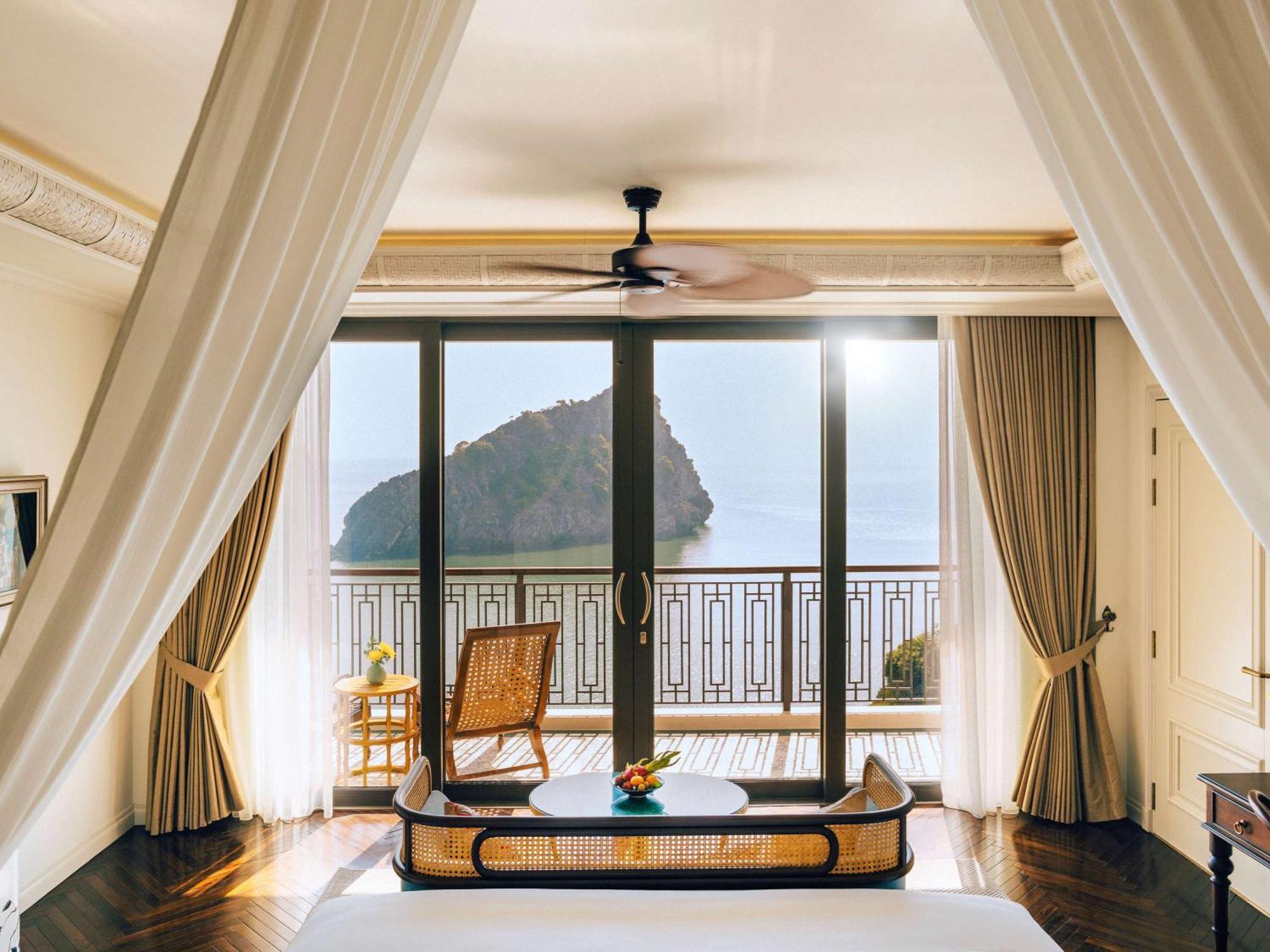 Hotel Perle D'Orient Cat Ba - Mgallery Chan Chau Esterno foto